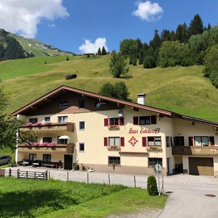 Pension & Ferienwohnungen Haus Edelweiss Holzgau Exteriér fotografie